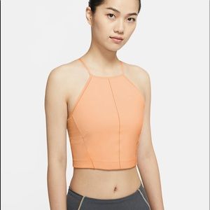 NIKE Yoga Women's Infinalon Cropped Tank